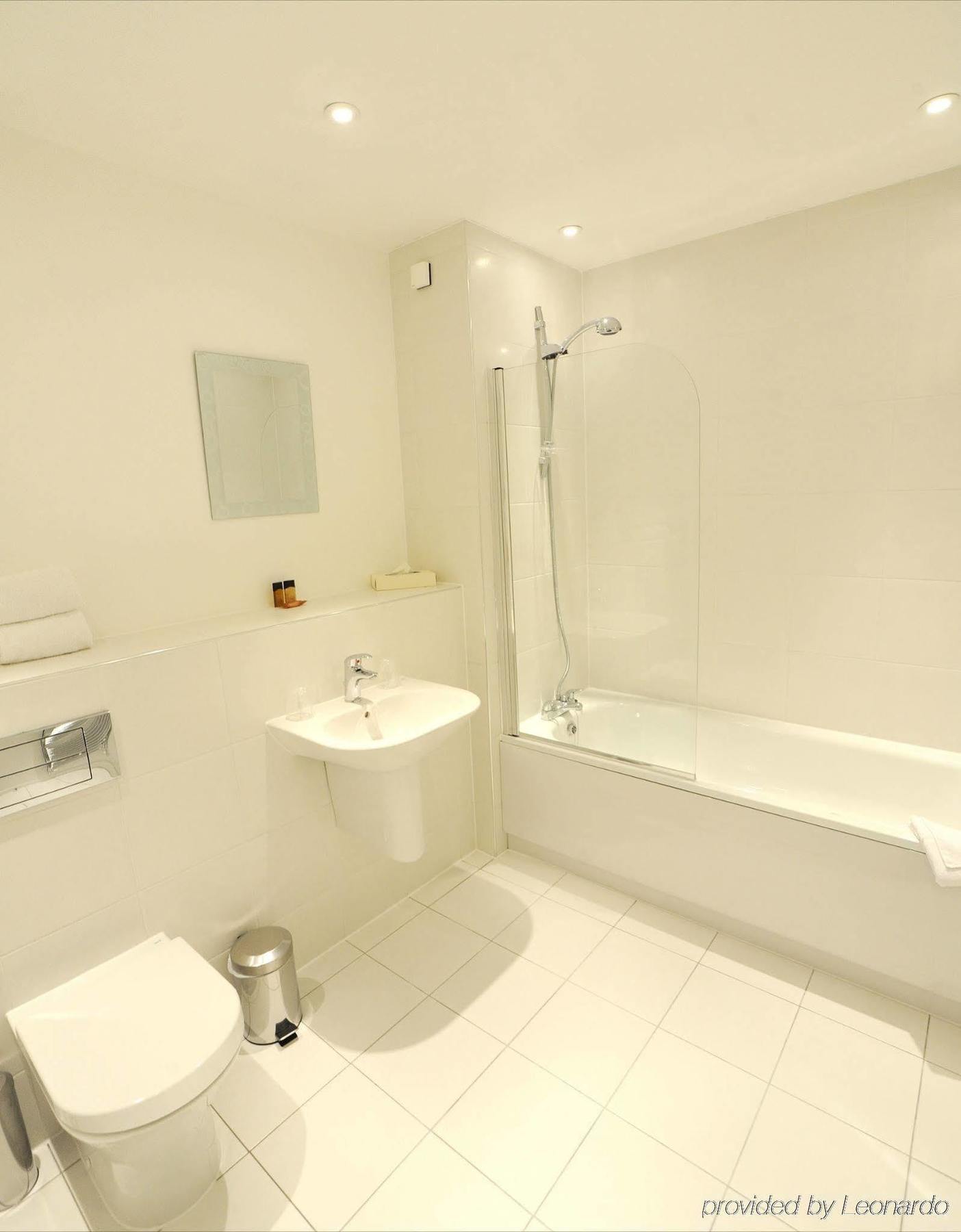 Apple Apartments Limehouse Basin * Londra